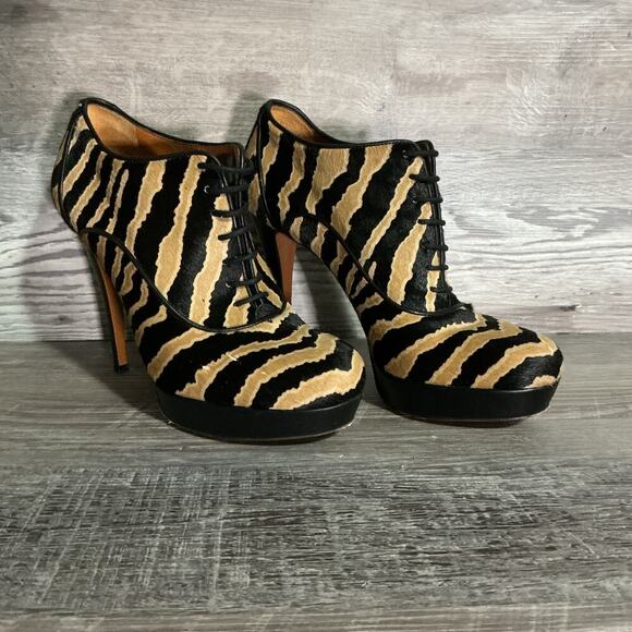 Gucci Tiger Print Haircalf LaceUp Heels Vintage Pumps Size US 7.5 - Picture 5 of 16